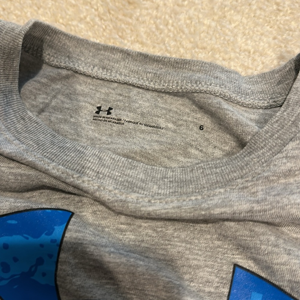 Under Amour Short Sleeve Tee Shirt - Picture 2 of 2